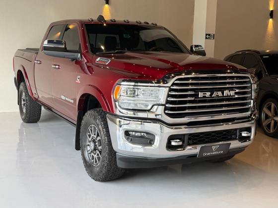 RAM 3500 6.7 I6 TURBO DIESEL LIMITED LONGHORN CD 4X4  AUTOMÁTICO